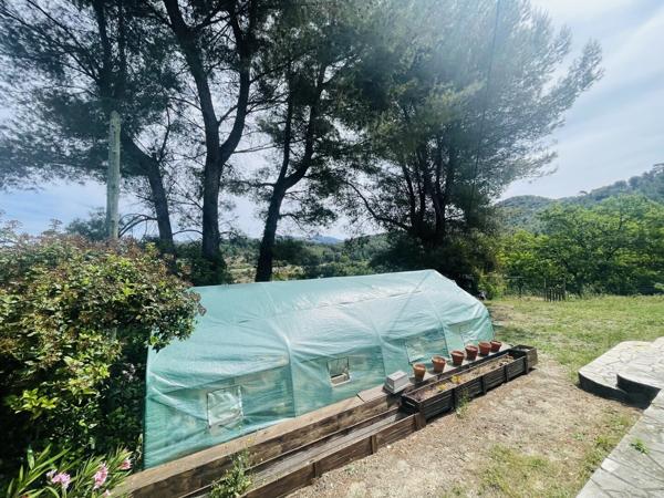 Villa de type 4 de 95 m² sur parcelle de 2 800 m² de terrain naturel