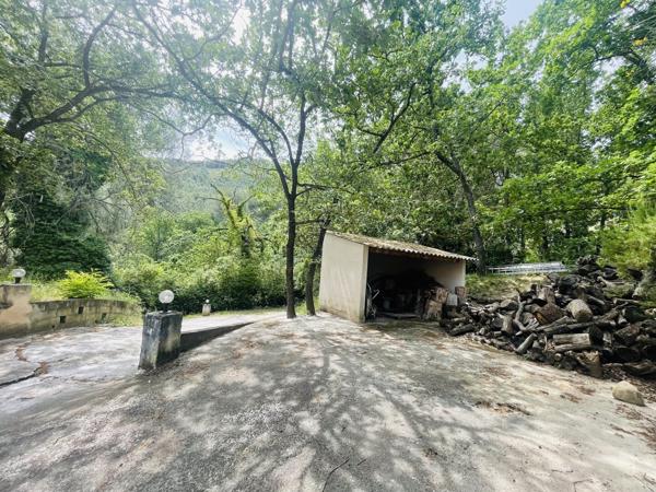 Villa de type 4 de 95 m² sur parcelle de 2 800 m² de terrain naturel