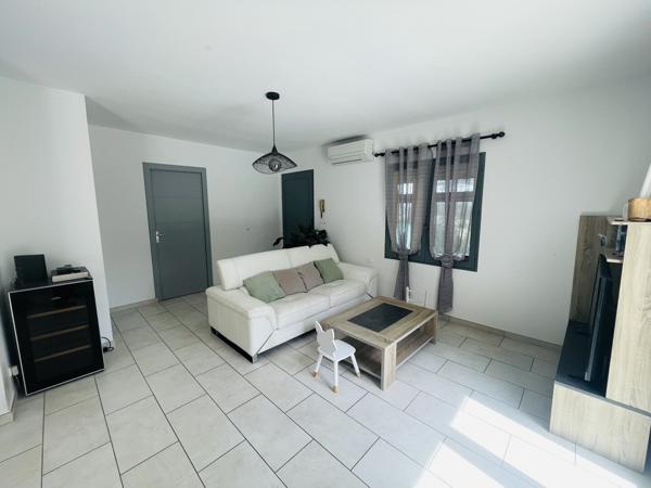 Villa de type 4 de 95 m² sur parcelle de 2 800 m² de terrain naturel