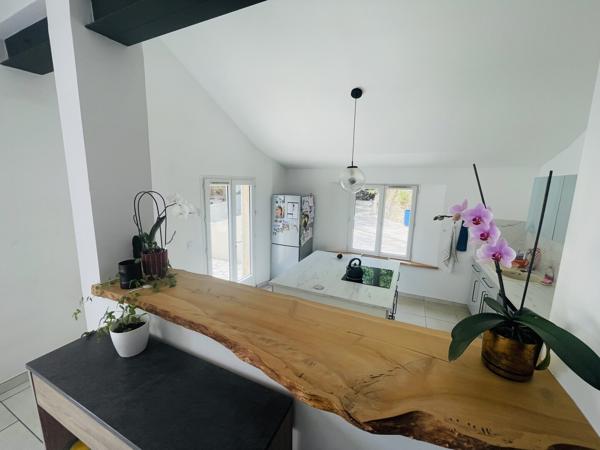 Villa de type 4 de 95 m² sur parcelle de 2 800 m² de terrain naturel
