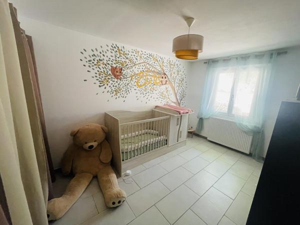 Villa de type 4 de 95 m² sur parcelle de 2 800 m² de terrain naturel