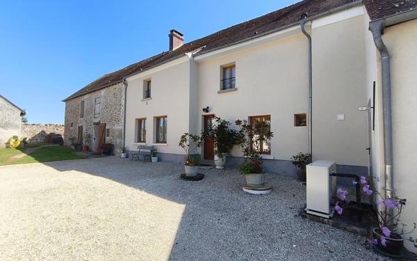 Maison à vendre    6 pièces • 237,40 m2 Bassevelle