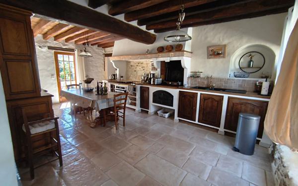 Maison à vendre    6 pièces • 237,40 m2 Bassevelle