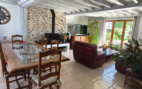 Maison à vendre    6 pièces • 237,40 m2 Bassevelle