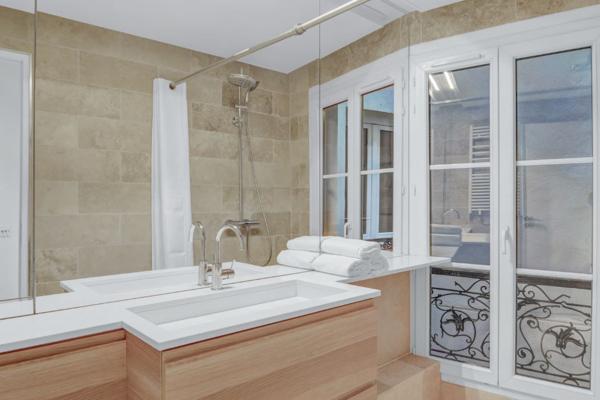 Paris (75006) 3 Pièces 63m² - SAINT-GERMAIN-DES-PRÉS
