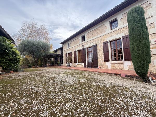 79100 LOUZY Maison Louzy 6 pièce(s) 182 m2