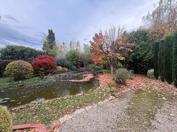 79100 LOUZY Maison Louzy 6 pièce(s) 182 m2