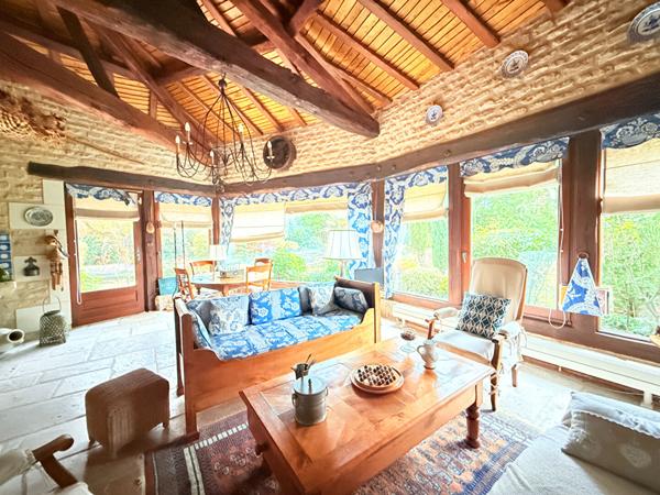 79100 LOUZY Maison Louzy 6 pièce(s) 182 m2