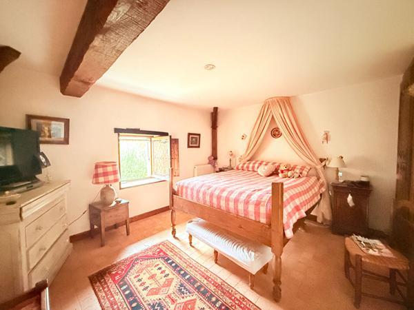 79100 LOUZY Maison Louzy 6 pièce(s) 182 m2