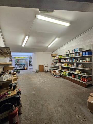 Immeuble à MAROLLES-LES-BRAULTS, 72260 - 450m²