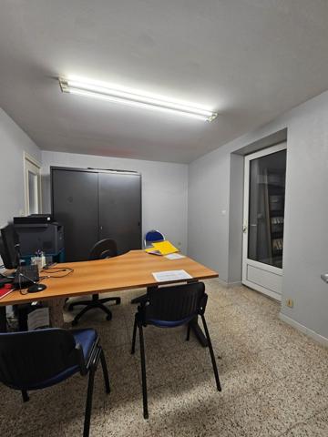 Immeuble à MAROLLES-LES-BRAULTS, 72260 - 450m²