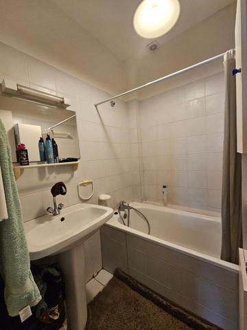 Immeuble à MAROLLES-LES-BRAULTS, 72260 - 450m²