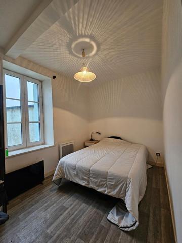 Immeuble à MAROLLES-LES-BRAULTS, 72260 - 450m²