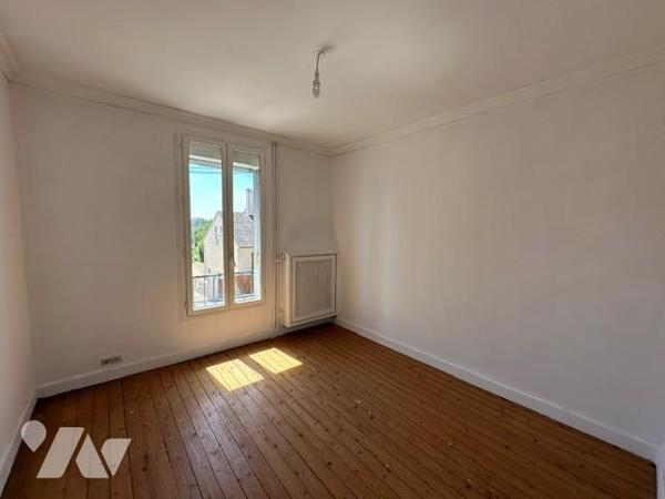 Maison de 3 pièces édifié sur un terrain de 203 m² (source du cadastre), des travaux de rénovat