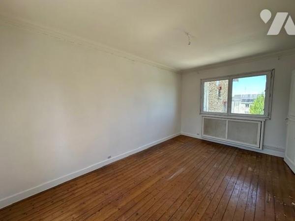 Maison de 3 pièces édifié sur un terrain de 203 m² (source du cadastre), des travaux de rénovat