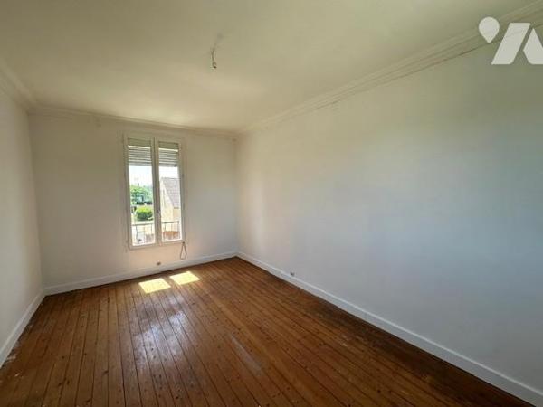 Maison de 3 pièces édifié sur un terrain de 203 m² (source du cadastre), des travaux de rénovat