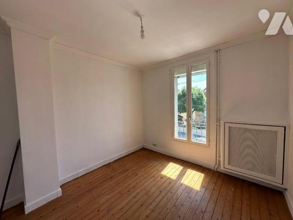 Maison de 3 pièces édifié sur un terrain de 203 m² (source du cadastre), des travaux de rénovat