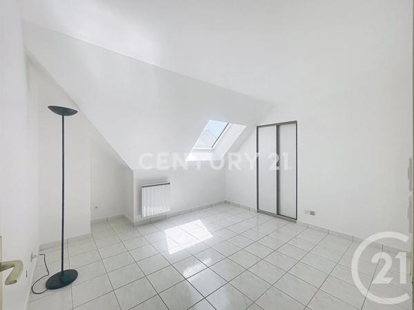 Maison à vendre  6 pièces - 153 m 2   NOISY LE GRAND  - 93