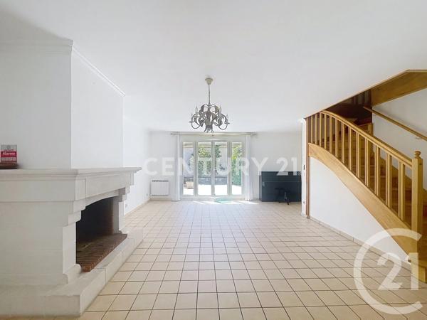 Maison à vendre  6 pièces - 153 m 2   NOISY LE GRAND  - 93