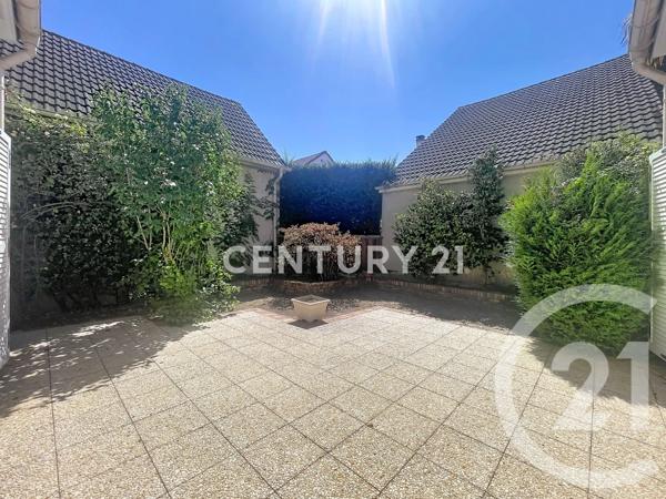 Maison à vendre  6 pièces - 153 m 2   NOISY LE GRAND  - 93