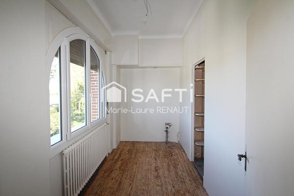 Sur un parc de 3 400m² - 4 chambres – 2 cuisines - 2 salles de bains – Garage