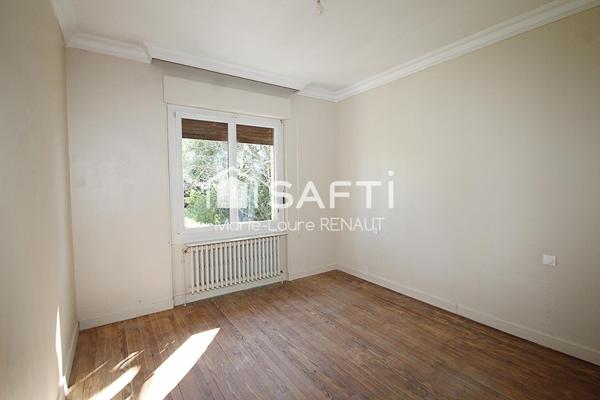 Sur un parc de 3 400m² - 4 chambres – 2 cuisines - 2 salles de bains – Garage