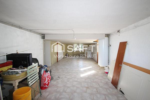 Sur un parc de 3 400m² - 4 chambres – 2 cuisines - 2 salles de bains – Garage