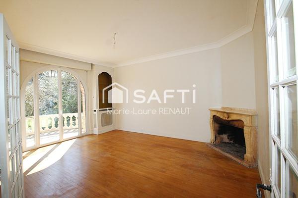 Sur un parc de 3 400m² - 4 chambres – 2 cuisines - 2 salles de bains – Garage