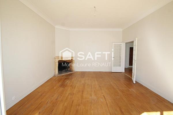 Sur un parc de 3 400m² - 4 chambres – 2 cuisines - 2 salles de bains – Garage