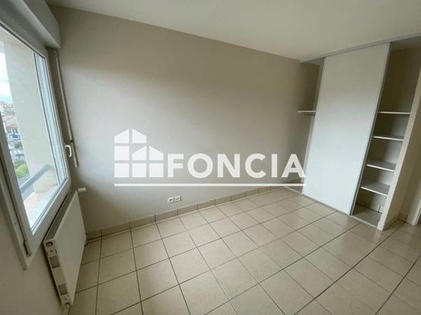 Location Appartement 2 pièces 49.22 m² - 2 BIS PLACE PELLETAN Agen 47000