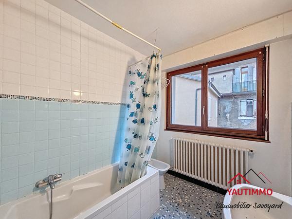 Saint-Julien-en-Genevois (74160) Opportunité patrimoniale – 4 pièces 85 m² avec terrasse 45 m² – Petite copropriété – Saint-Julien-en-Genevois