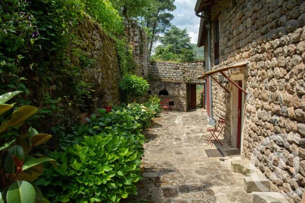 Maison à vendre  10 pièces - 281 m2 ST SAUVEUR DE MONTAGUT - 07