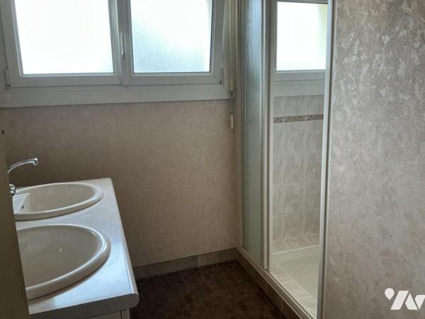 À VENDRE MAISON MADELEINE 100 M2 avec hangar