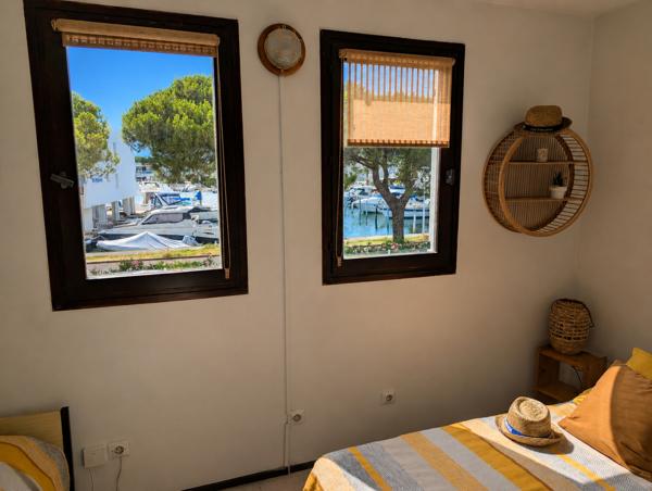 Belle marina en duplex avec grande terrasse de 50 m² en front de quai Le Grau-du-Roi (30240)