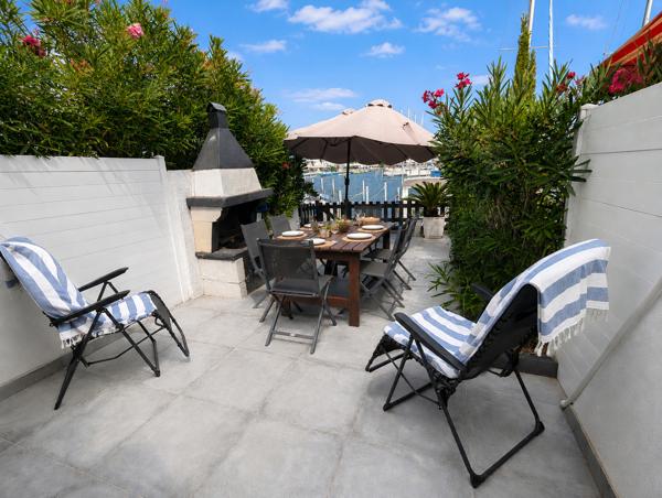 Belle marina en duplex avec grande terrasse de 50 m² en front de quai Le Grau-du-Roi (30240)