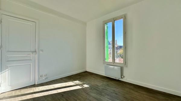 IMMEUBLE DE RAPPORT 210 M²  -  ATHIS-MONS, IDÉAL INVESTISSEUR AVEC BON RENDEMENT LOCATIF