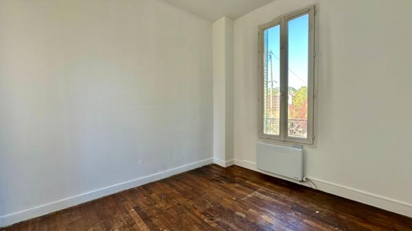 IMMEUBLE DE RAPPORT 210 M²  -  ATHIS-MONS, IDÉAL INVESTISSEUR AVEC BON RENDEMENT LOCATIF