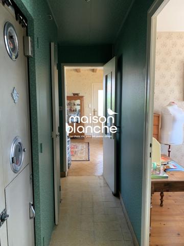 MAISON FAMILIALE À RÉNOVER – SURGÈRES CENTRE-VILLE