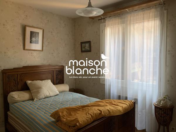 MAISON FAMILIALE À RÉNOVER – SURGÈRES CENTRE-VILLE