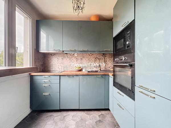 3 pièces en bon état à 2 pas du Village