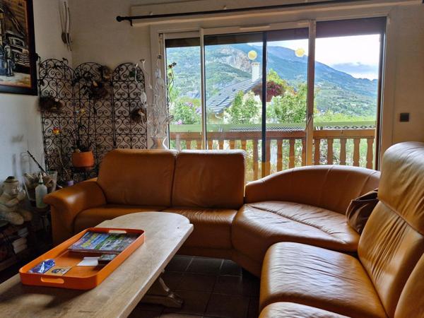 Jolie maison familiale avec vue montagne.