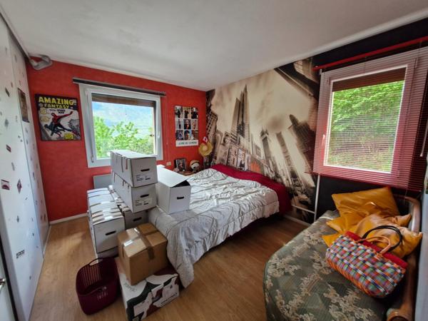 Jolie maison familiale avec vue montagne.