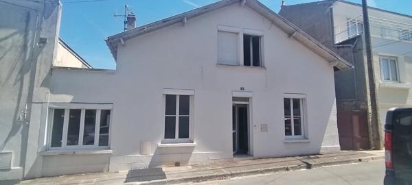 Maison
                                                                                                                                                                                                                                                                                                                        4 pièce(s)                                                                                                                                                                                                          3 chambre(s)                                                                                                                                                                                                          123  m²