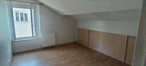 Maison
                                                                                                                                                                                                                                                                                                                        4 pièce(s)                                                                                                                                                                                                          3 chambre(s)                                                                                                                                                                                                          123  m²