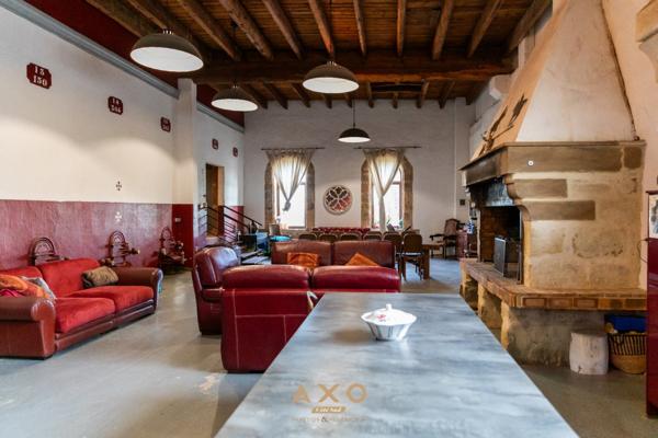 AIMARGUES – ANCIEN CHAI – 260 M² – TERRAIN DE 5 000 M² – 750 000 €