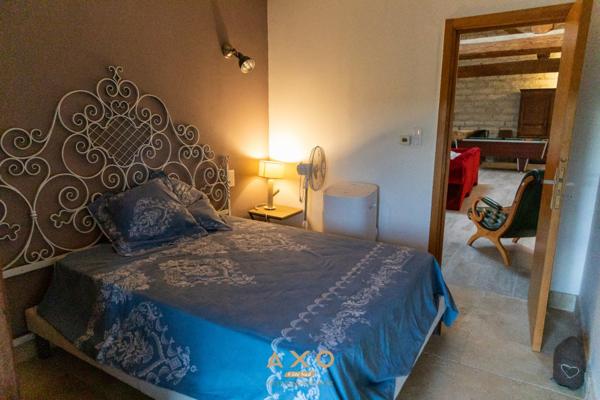 AIMARGUES – ANCIEN CHAI – 260 M² – TERRAIN DE 5 000 M² – 750 000 €