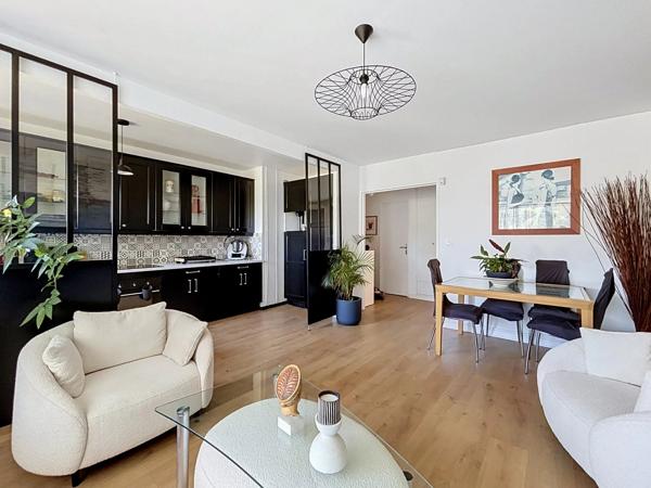 Vente                                                      Appartement
                        
                     4 pièces                      80 m2                     à Brunoy
