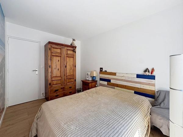 Vente                                                      Appartement
                        
                     4 pièces                      80 m2                     à Brunoy