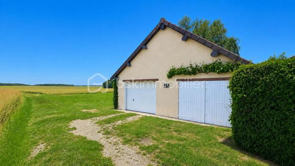 📉 NOUVEAU PRIX – Une belle opportunité à seulement 10 minutes de Houdan ! 

Votre havre de paix aux portes des Yvelines vous attend…

Vous recherchez une maison familiale au calme, avec de beaux volumes et un fort potentiel ?

Découvrez cette maison de 5 chambres, située dans un environnement paisible, offrant une terrasse exposée plein sud, une vue dégagée sur la campagne et un terrain paysagé propice à la détente.

✨ Pour vous aider à vous projeter, des suggestions de réaménagement des principales pièces sont également proposées. Parce qu'une maison se choisit avant tout pour son potentiel et la qualité de vie qu'elle peut offrir.

Les atouts de cette maison

✅ Rez-de-chaussée

Entrée desservant les pièces de vie
Cuisine aménagée et équipée
Salon/séjour lumineux avec accès à une grande terrasse plein sud
2 chambres
Salle d'eau
WC indépendant

✅ Étage

Grand palier
3 chambres de plus de 15 m²
Salle de douche 
A terminer selon vos envies

✅ Sous-sol total

Garage
Atelier
Buanderie
Chaufferie

✅ Extérieurs

Terrain paysagé
Deux dépendances
Préau
Terrasse de plus de 20 m² exposée plein sud avec une vue dégagée

💚 Les + :

5 chambres
Sous-sol total
Beaux volumes
Environnement calme
À seulement 10 minutes de Houdan
À environ 1 heure de Paris

💰 Nouveau prix : 339 000 € (honoraires d'agence inclus).

Une opportunité à ne pas manquer pour les familles à la recherche d'espace, de nature et d'un bien à personnaliser selon leurs envies.

📞 Envie d'en savoir plus ou d'organiser une visite ?

Contactez-moi au 07 89 87 60 24