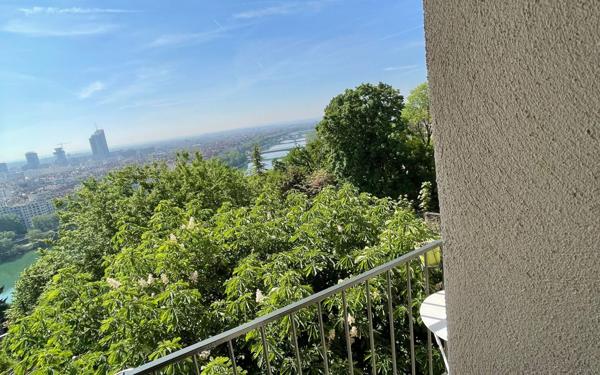 Immeuble à vendre    9 pièces • 563,93 m2 Lyon 4